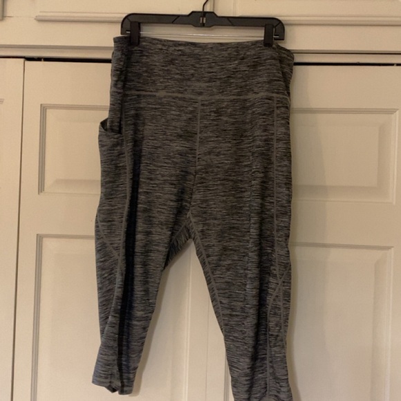 6 pairs of Leggings 3XL Black, Blue, Purple, and Gray - Picture 4 of 16